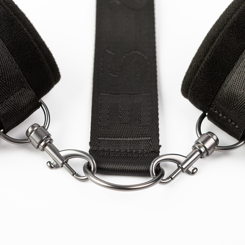 SEI MIO Neck Firmly in Check Adjustable Neck & Wrist Restraint Kit